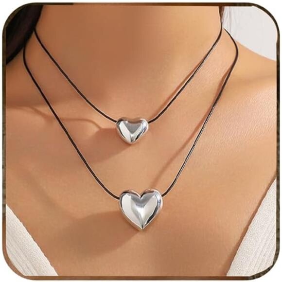 Layered Velvet Choker Necklace | Double Heart Pendant | Romantic Gothic Jewelry - Picture 6 of 6